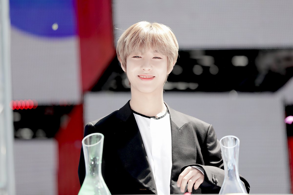 yellow_rj323's tweet photo. #7OMORROWwithRENJUN
#7YearsWithRenjun

런쥔이를 만날 수 있어서 너무 행복해
앞으로도 계속 응원할게💛 https://t.co/IpUu4d1nBT