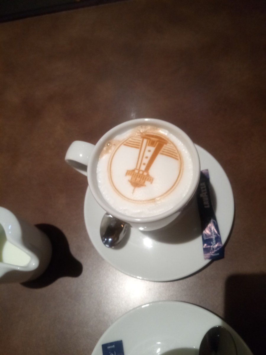 XDuffyLoveX's tweet photo. Disneyland Paris Newport Bay Club Compass Club #Disneys #DLP https://t.co/eTYOHwwvPV