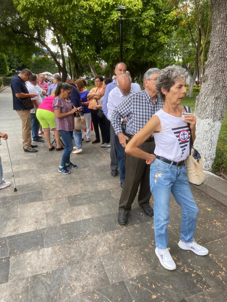 Hoy en el último día para registrarse en el #FrenteAmplioPorMéxico 
así lucen las mesas de registro en Atlixco y San Luis Potosí.

Puedes registrarte directo en la plataforma frenteampliopormexico.org.mx

!SÓLO LAS PERSONAS REGISTRADAS, PODRÁN VOTAR EN LA CONSULTA DEL 3 DE SEPTIEMBRE!