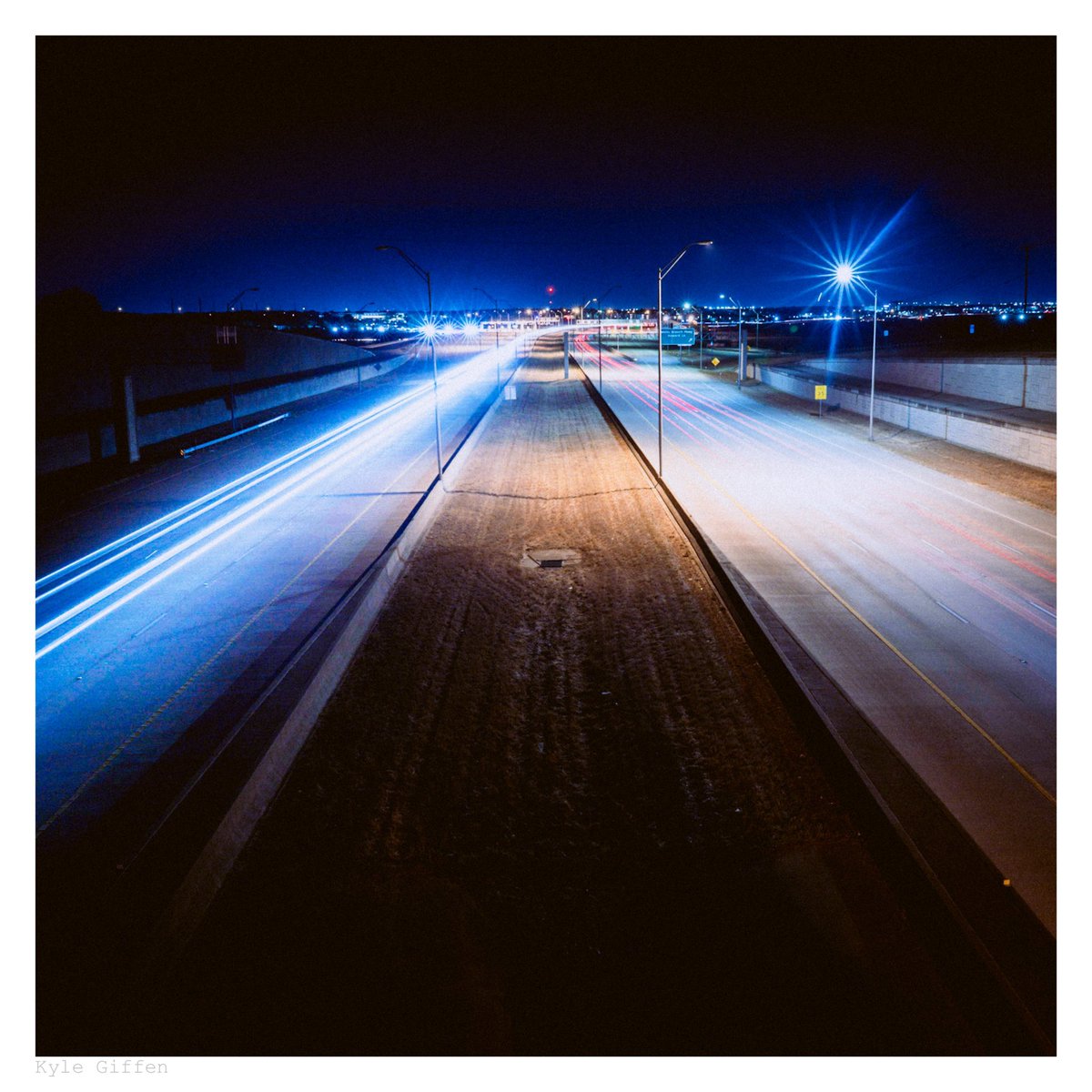 KNG_Photo's tweet photo. 2 roads
——-
#landscapephotography #longexposure #longexposure_photos #longexposure_shots #longexposure_world #longexposurephotography #longexposureshot #longexposureshots #moodygrams #night_shooterz #nightphotography #nightphotography_ #nightphotography_exclusive https://t.co/B7sYGG7Vna