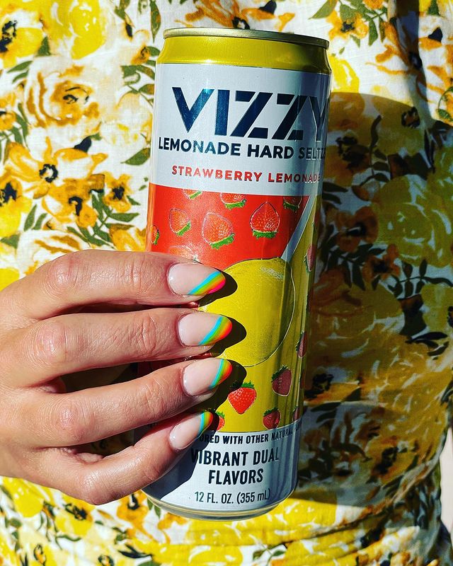 Where vibrant dual flavors meet vibrant summer nails 💅 📸: @nailsandtailz