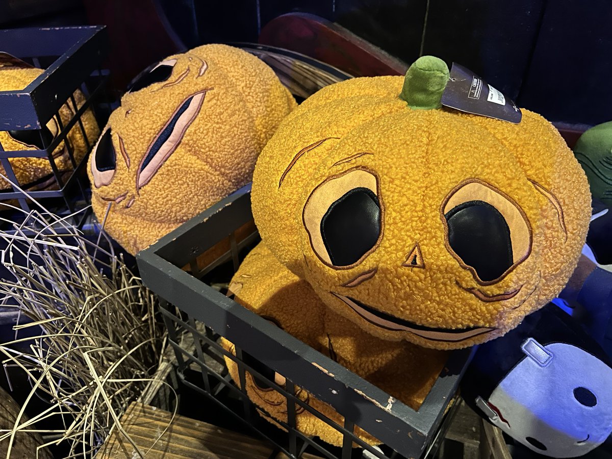 Inside Universal tweet media