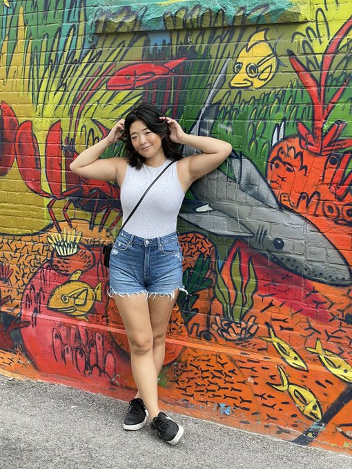 Explore the world with me. And fuck me&hellip; don&rsquo;t forget to fuck me 😩 https://t.co/fdUIgZzrCg