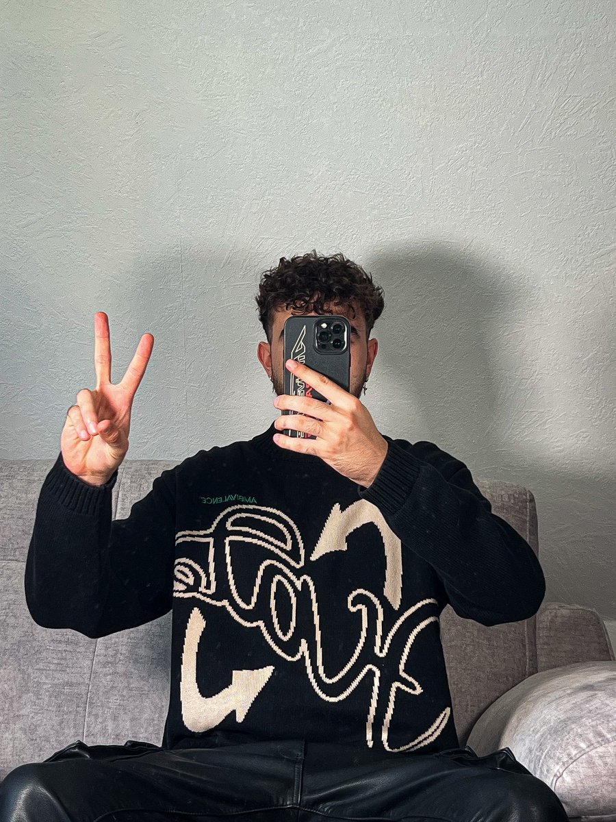 ‘MIRROR’ KNITWEAR 

MAINTENANT DISPONIBLE SUR ambivalencewebsite.com. 

84,95€ / QUANTITÉ LIMITÉE / BOXY FIT / READY TO SHIP!

LIEN: ambivalencewebsite.com/fr/accueil/57-…