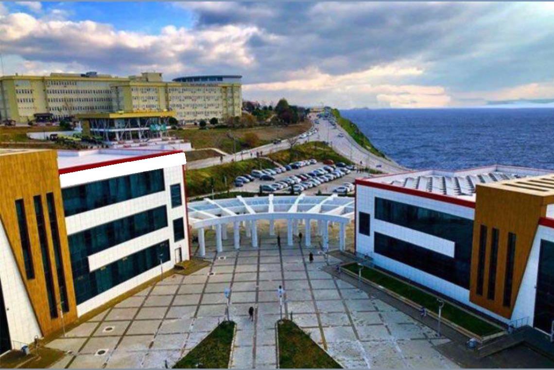 Dünyanın en güzel üniversitesine hoş geldiniz; Denize girmek yasaktır!