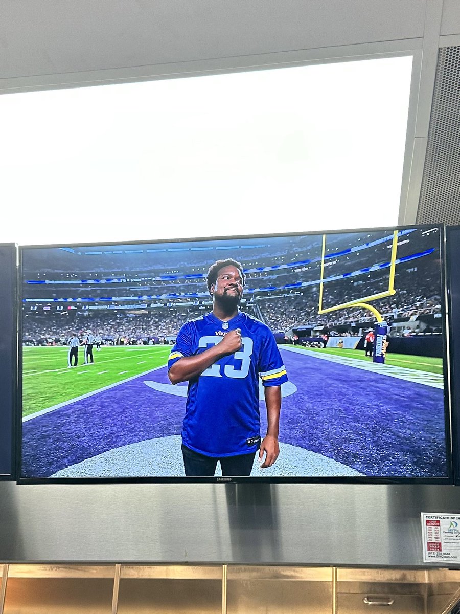 MNTOY2023's tweet image. Representing the students and staff of the Harding community at the Minnesota Vikings Pre-Season game was a tremendous honor! Words cannot express the amazing recognition and hospitality I received from Emily and the Minnesota Vikings!
#HardingStrong
#WeAreSPPS