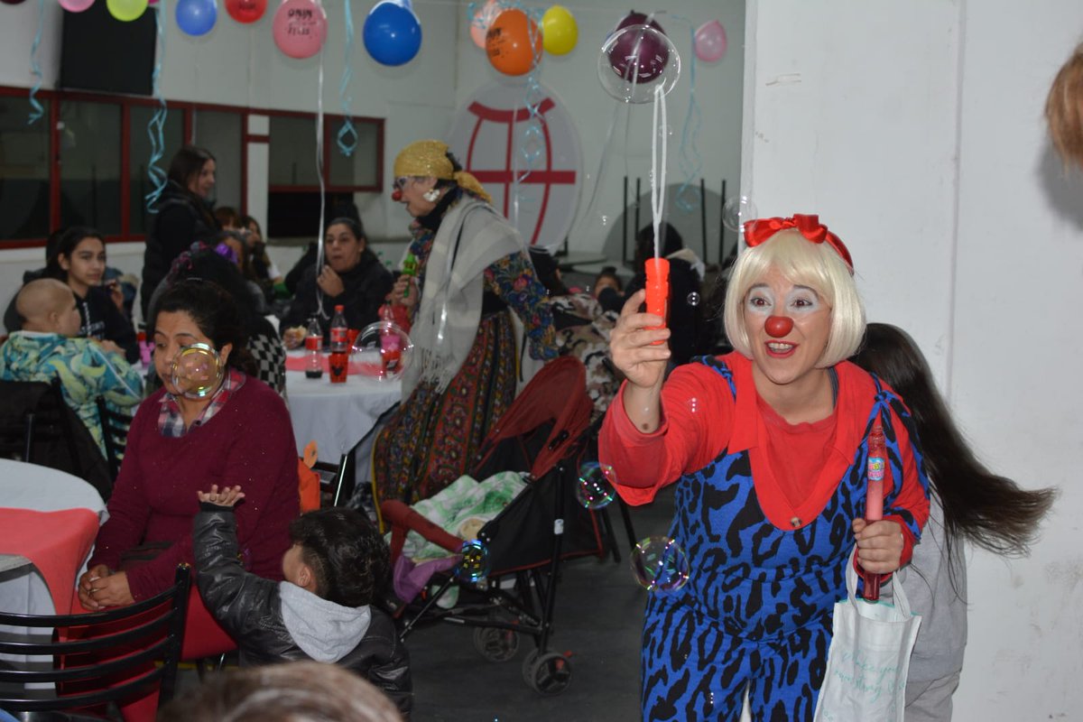 CAHuracan's tweet image. Se festejó el Día de las Infancias en el Palacio Ducó con nenes y nenas en tratamientos oncológicos del Hospital Garrahan 😍

🥳 Hubo mucha diversión, juegos y regalos en una tarde maravillosa, de la que también participaron Fernando Tobio, Juan Gauto y César Ibáñez

¡Feliz día!…