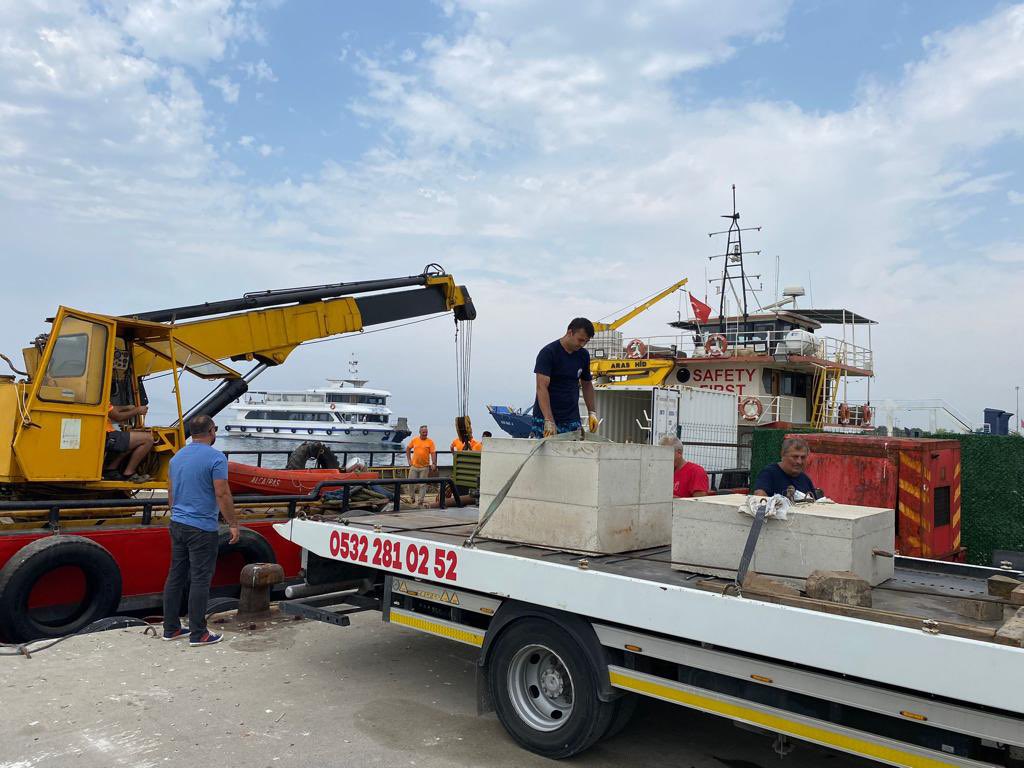 SafakBasa's tweet photo. Asya’dan Avrupa yakasına su geçirdiğimiz Salacak-Sarayburnu deniz altı isale hatlarımızda bakım-onarım çalışması yapıyoruz. Bu zor çalışmada görev alan mesai arkadaşlarıma kolaylıklar diliyorum. Tüm çabamız İstanbul’a kesintisiz ve sağlıklı su temin etmek. https://t.co/TKDuByNrbg