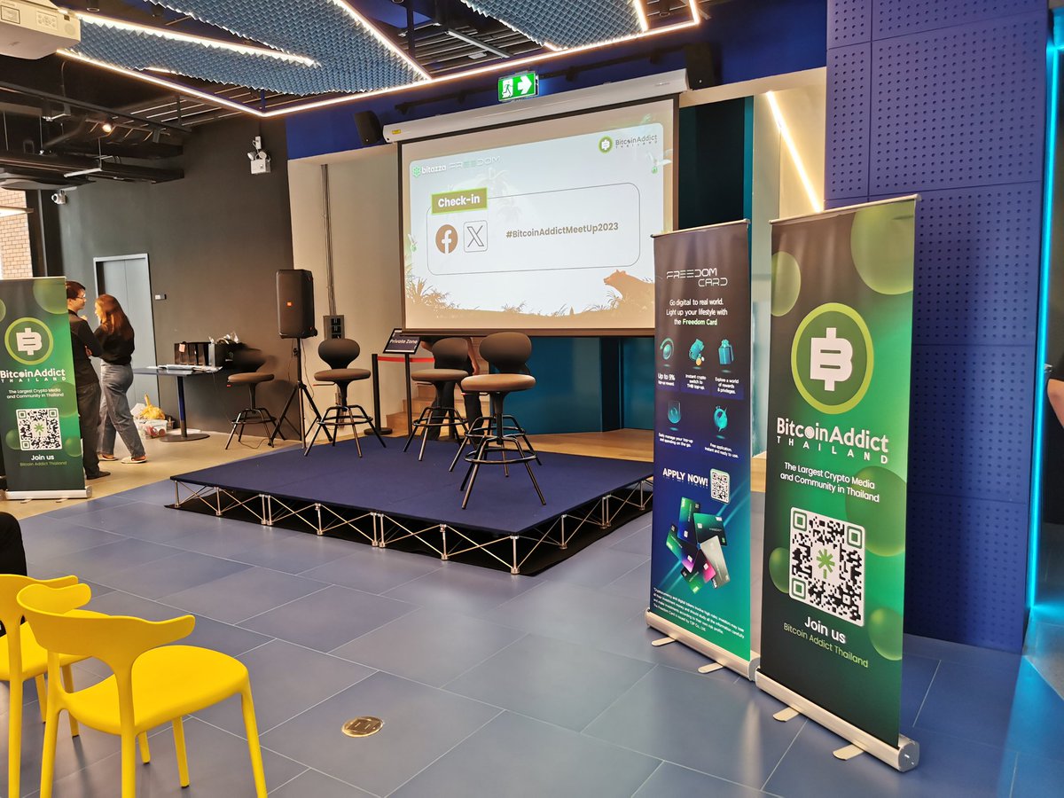 Dark_Junk_Zia's tweet photo. รีวิวสั้นๆ งาน #BitcoinAddictMeetUp2023
สาระดี
มีของกิน
ฟินกับรางวัล
คอนเนคชั่นกันมากมาย
(แผ่นรองเมาส์อันเบิ้มกับมาการองสวยๆ) https://t.co/WguOL3DUgF