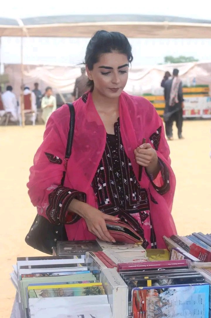 Naimatdad's tweet photo. Her struggle for the voiceless and oppressed people is unforgettable. She was not an individual but a ray of hope for the oppressed class of this country.
#ReleaseImaanMazari https://t.co/2AfT0SJS2y