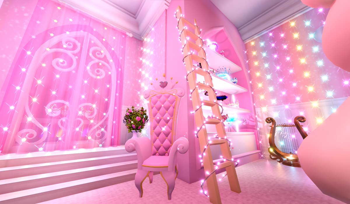 viselix's tweet photo. i've finished decorating my dorm!!! what are your thoughts on it? 🩷

#royalehigh #royalehighdorms https://t.co/kpMSCF2PRF