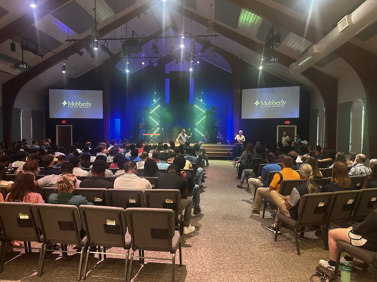 adam_ledyard's tweet photo. Packed house today at #Mobberly #Marshall
- Geoffrey Davis @andrewhebert86 https://t.co/B3vPhx3qX1
