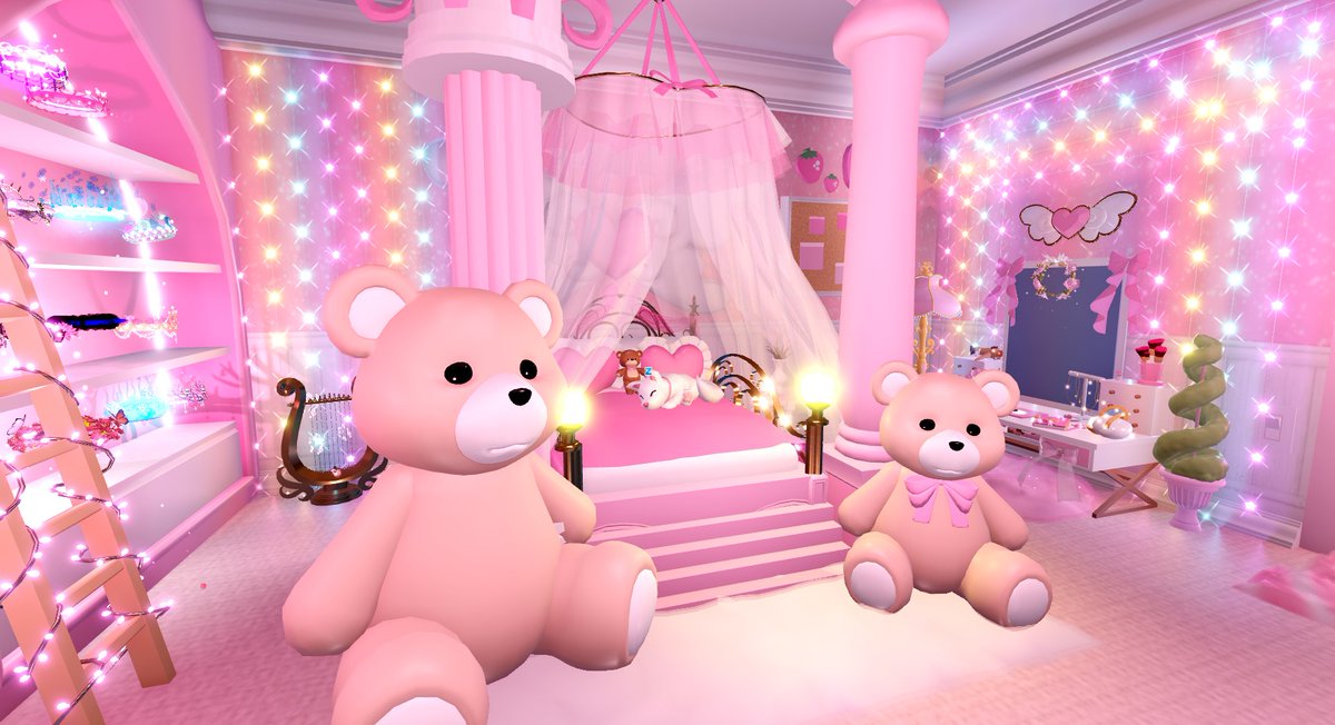 viselix's tweet photo. i've finished decorating my dorm!!! what are your thoughts on it? 🩷

#royalehigh #royalehighdorms https://t.co/kpMSCF2PRF