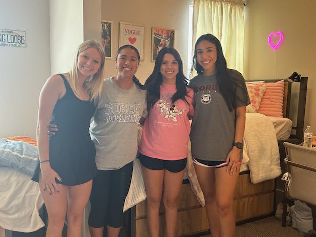 New jags all moved in 🐾🥎 <a href="/coach_NicoleD/">Coach Nicole Dame</a>