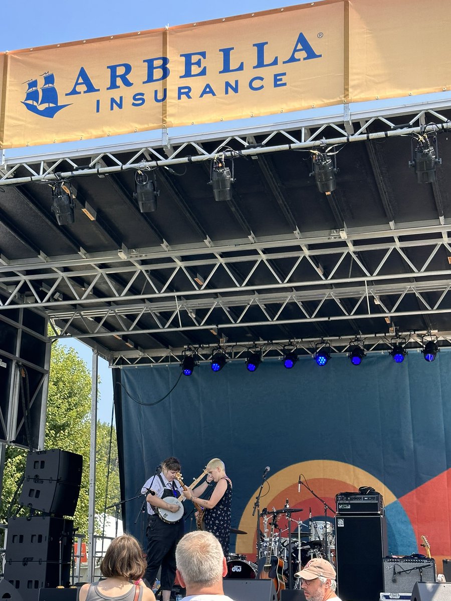 The Arbella Insurance stage kicks off the day with the sweet sounds of <a href="/sweeetpetunia/">sweet petunia🌸</a>! Thank you <a href="/ArbellaIns/">Arbella Insurance</a> !