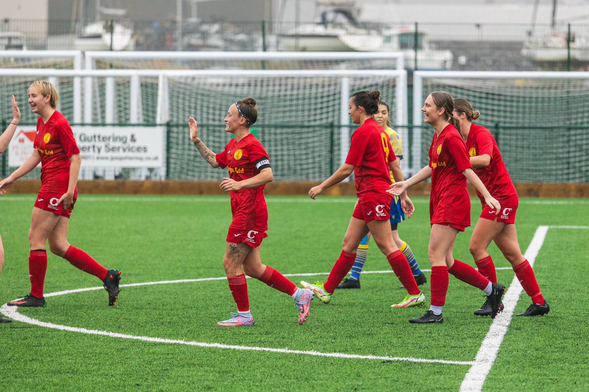 ⚽️🔴🟡RESULT! 

The First Team kick start their season with a triumph win against <a href="/HastingsUFCW/">Hastings United Women</a> . 

The score ended 4-1 to The Dockers. 

Goal scorers; Collinson, Carter, Evans and Mead .

#COYD