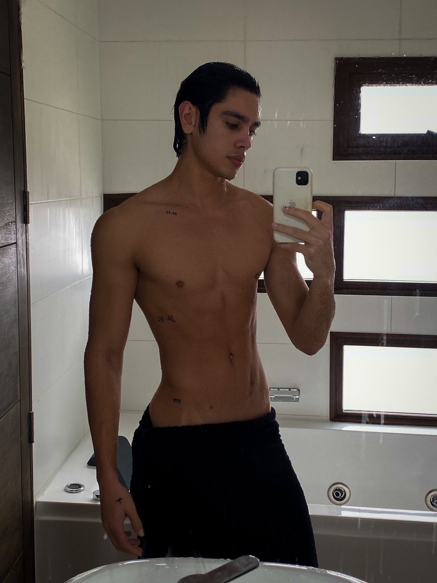 oscarromerover's tweet photo. Buenas buenas 💦 https://t.co/bycES4qhxQ