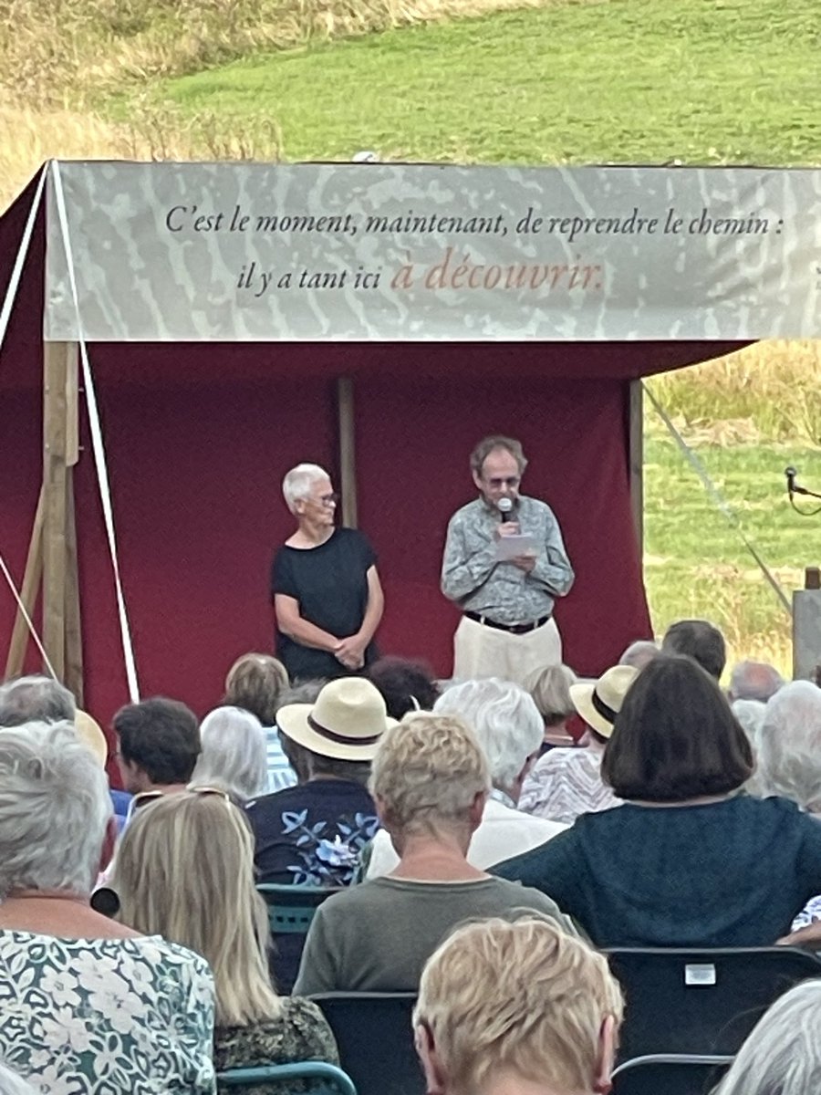 FlorentPigeon's tweet photo. Ouverture des lectures sous l’arbre ! Cette année l’Espagne!#chambonsurlignon #lecturessouslarbre #cheyne #devesset https://t.co/4nk3FMrNsC