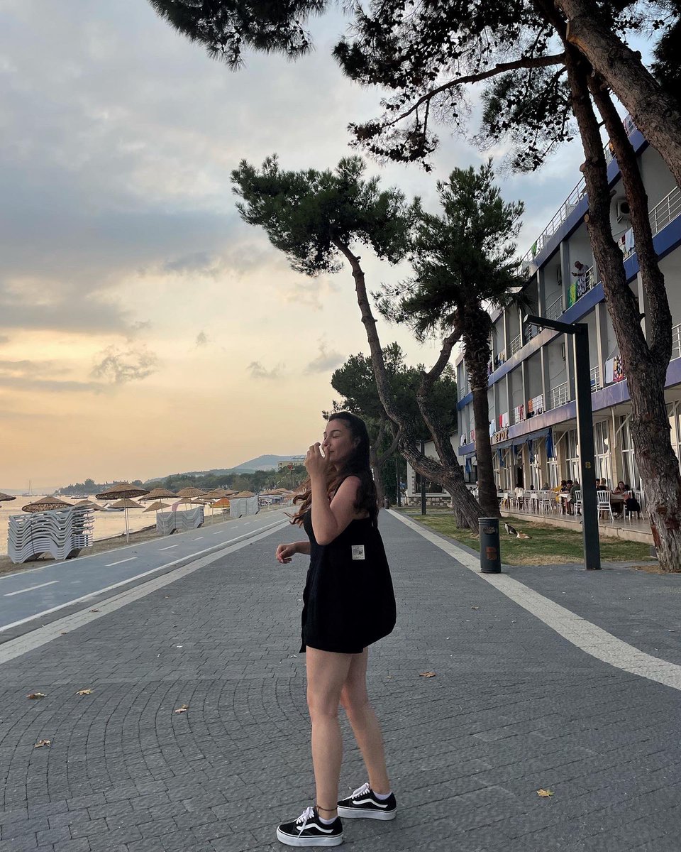 Dilenkka's tweet photo. Hepi börtdey acı ve ızdırap dolu bir yaş daha geldi 🥰 https://t.co/yaiVmcTaP2