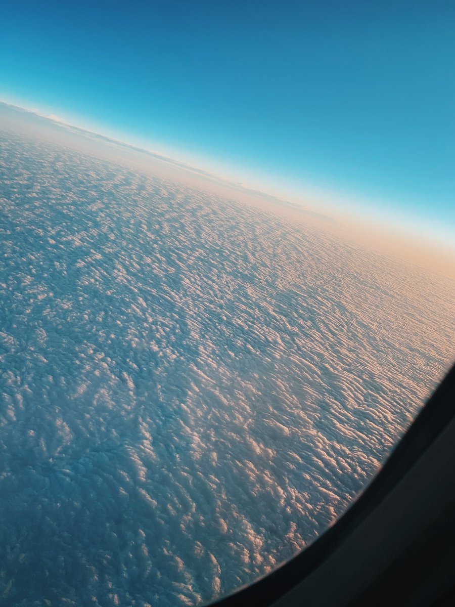 time_wanderlust's tweet photo. Flying over the Atlantic Ocean on January 31,2020 at 3:13 pm
•
•
•
•
#atlanticocean #flying #sunset #timecapsule #wandwerlust #travelgoals https://t.co/gOSSz4LfwQ