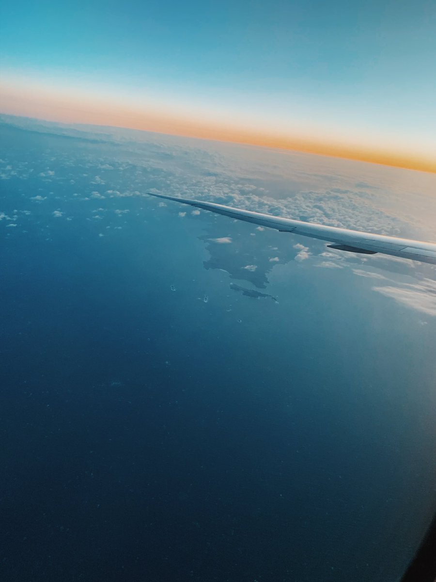 time_wanderlust's tweet photo. Flying over the Atlantic Ocean on January 31,2020 at 3:13 pm
•
•
•
•
#atlanticocean #flying #sunset #timecapsule #wandwerlust #travelgoals https://t.co/gOSSz4LfwQ
