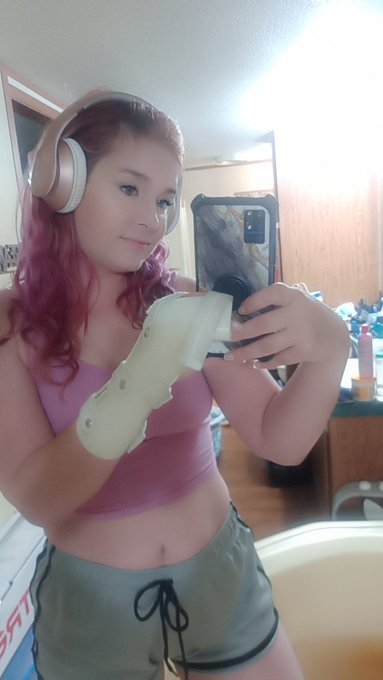 Broke my hand https://t.co/oJAtOGQm4k<a href="/tag/mvsales"class="tags"><span>#mvsales</span></a>
