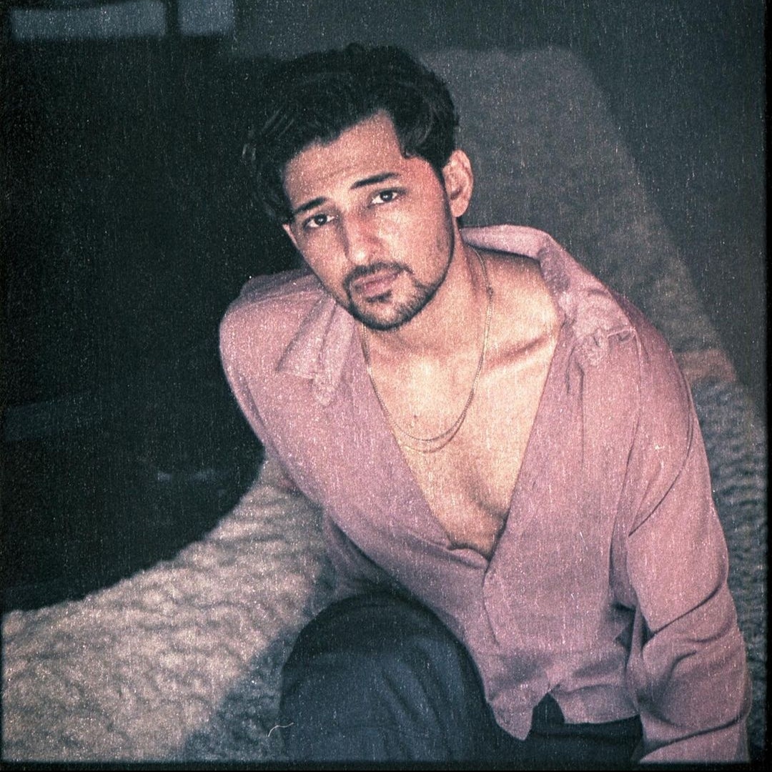 TishaRay20's tweet photo. #NewProfilePic @DarshanRavalDZ 

Sajke Jo Aaye Tu, Ankhiyo Ke Saame, Nazra Lage Naa Meriyaaaa 🥺🥺😘😘 https://t.co/zHJQaRvyEc