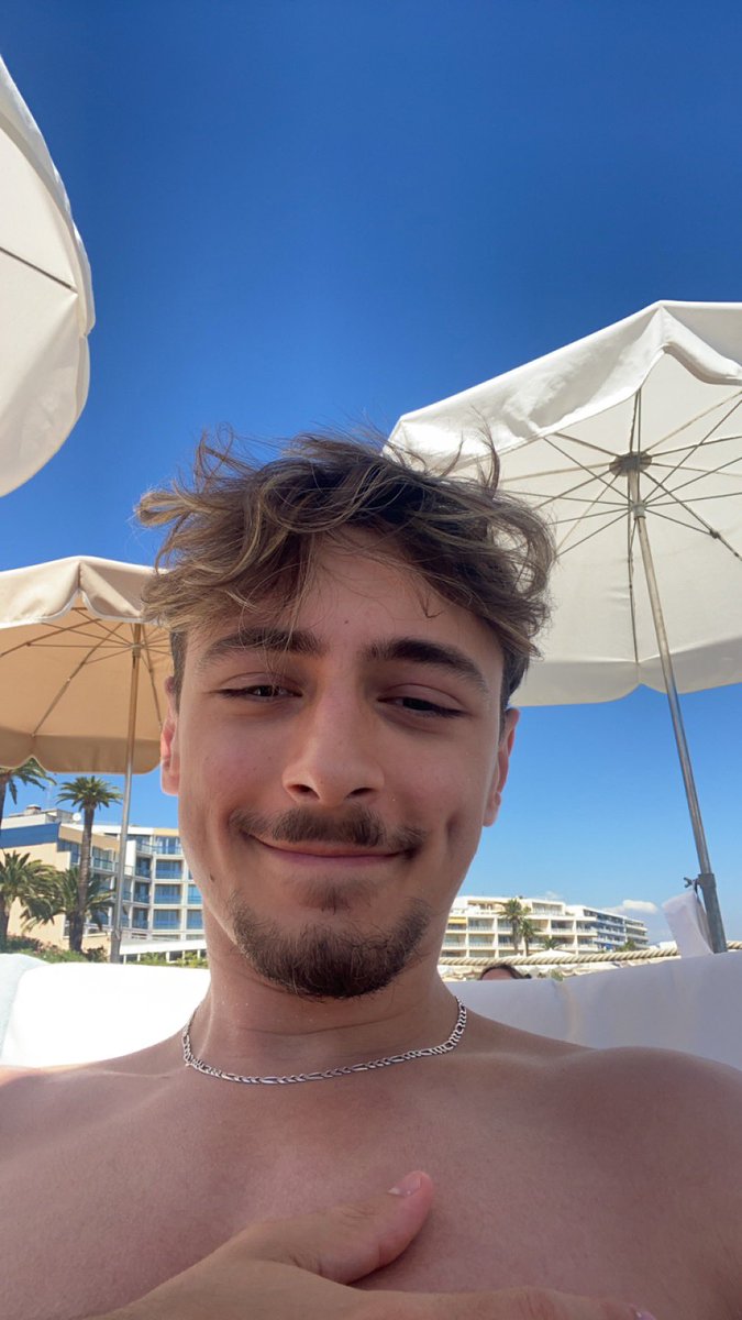 𝘼𝙣𝙩𝙤𝙞𝙣𝙚🪼 tweet media