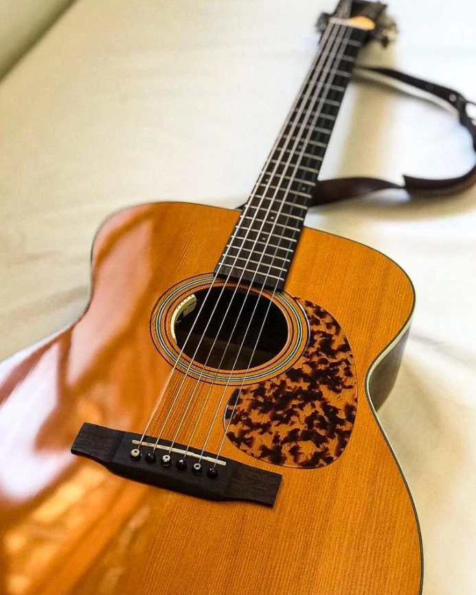 Wowzers! What gorgeous shot of TW40 O AN. This small folk acoustic packs a big sound too! 📸 jonatasalberti