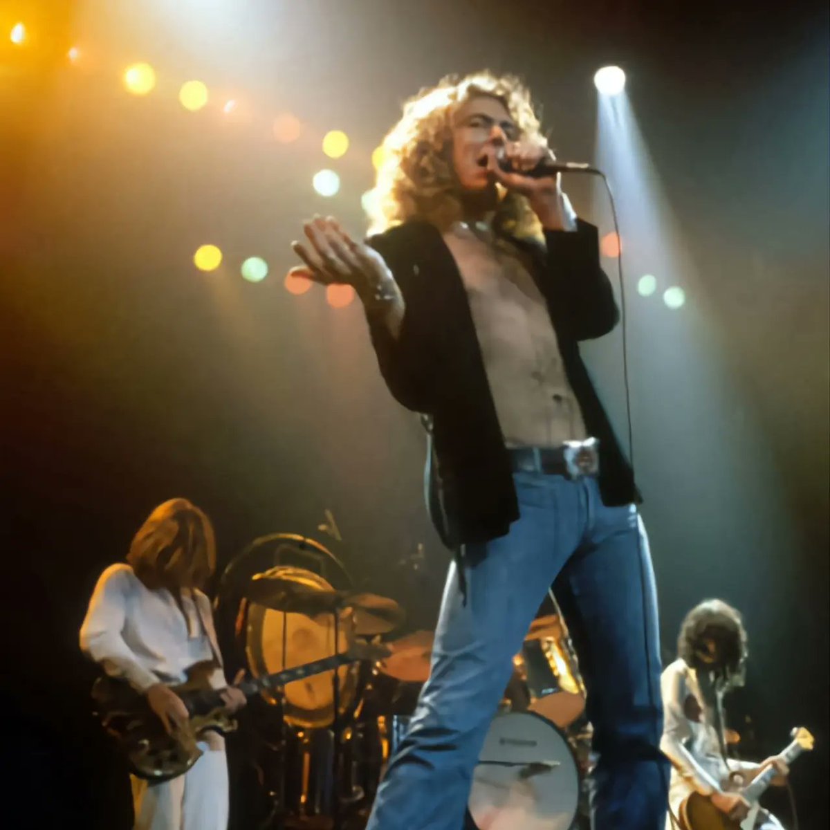 Happy 75th Birthday Legendary front man Robert Plant 
#rock #LedZeppelin @ledzeppelin #frontman #rockgod