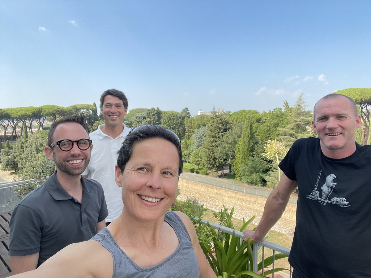gemtreee's tweet photo. Catching up with @CAD_Frontiers industry partner @GiordanoBotta @Allelica_PRS and our own @gray_m_p @grieveler in #Roma thanks to direct @Qantas Perth-Rome @DrEmmaLJohnston @KathyBelov @CSHeartResearch @ProfSNicholls https://t.co/LLfhBIHCRG