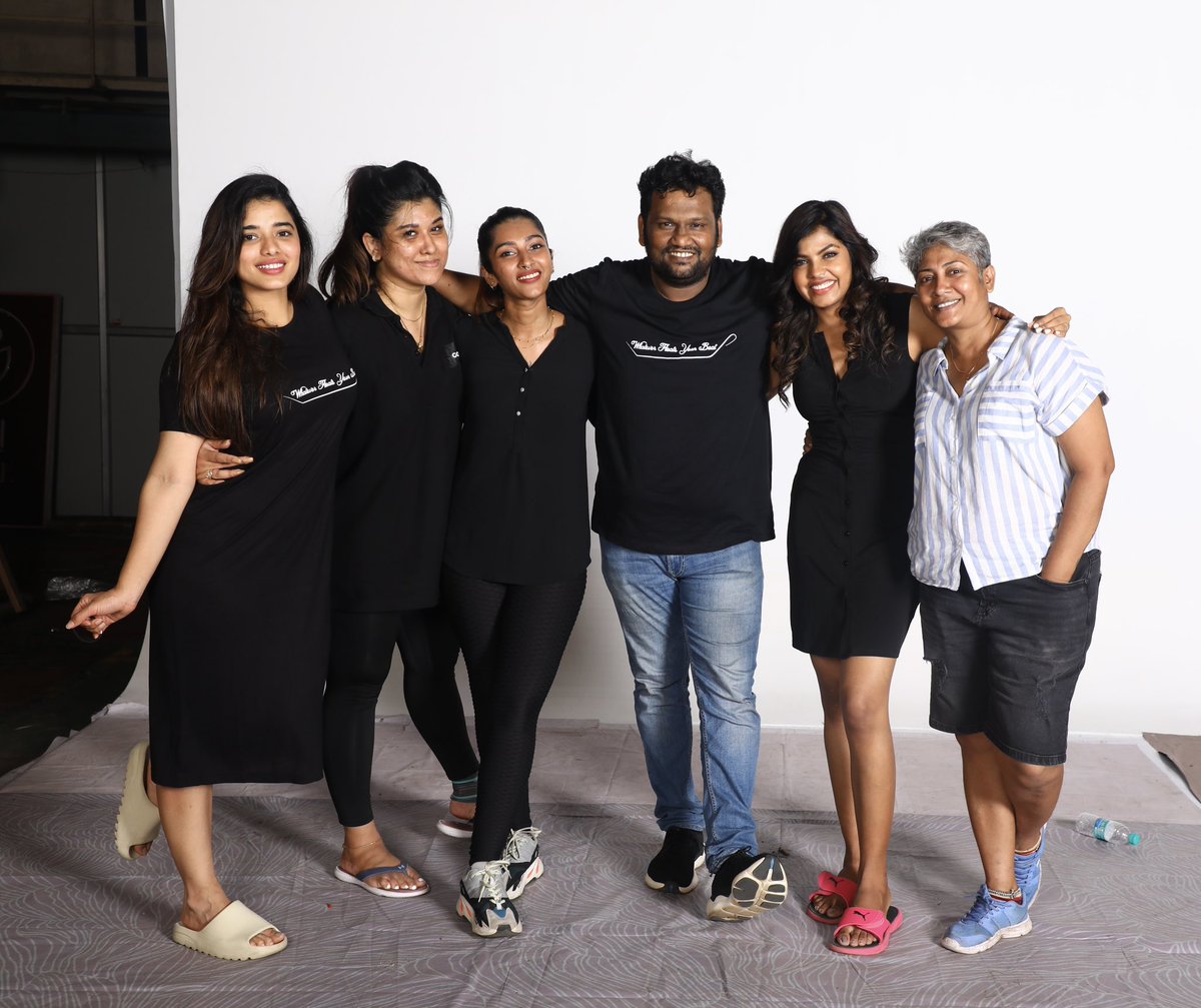 RajeshMSelva's tweet photo. #schedulewrap Thanks a lot to each and everyone for pulling of a tough schedule with ease. Working with a new crew. Met most of them for the first time on set for this project. Now you are MY TEAM. Love you all.❤️👍🏼🙏🏼 #happycrew @AHAStudios @globalonestudios @RooxMedia https://t.co/r1zvZCZitL