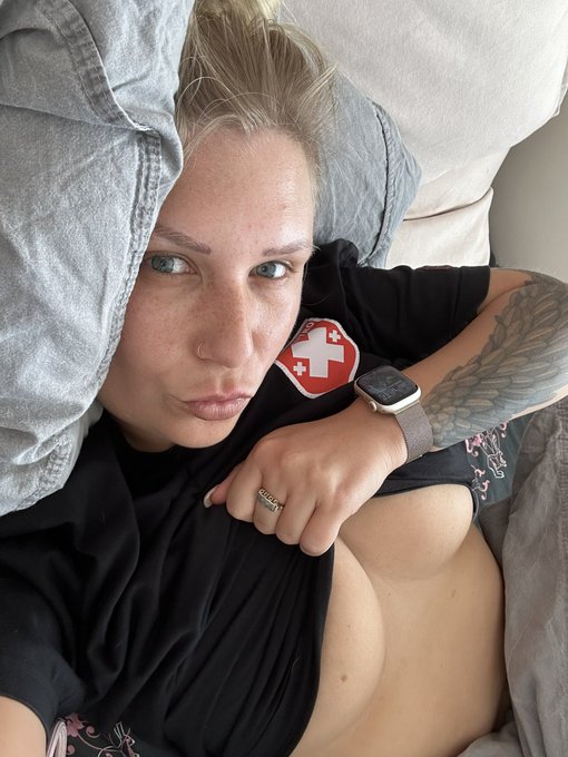 Mein neuer Film ist online 🎥🥤🍿 g&ouml;nn dir jetzt Melina May und mich mit einigen geilen Schw*** 💦 https://t<a href="/tag/telegram"class="tags"><span>#telegram</span></a><a href="/tag/schreibmitmir"class="tags"><span>#schreibmitmir</span></a>