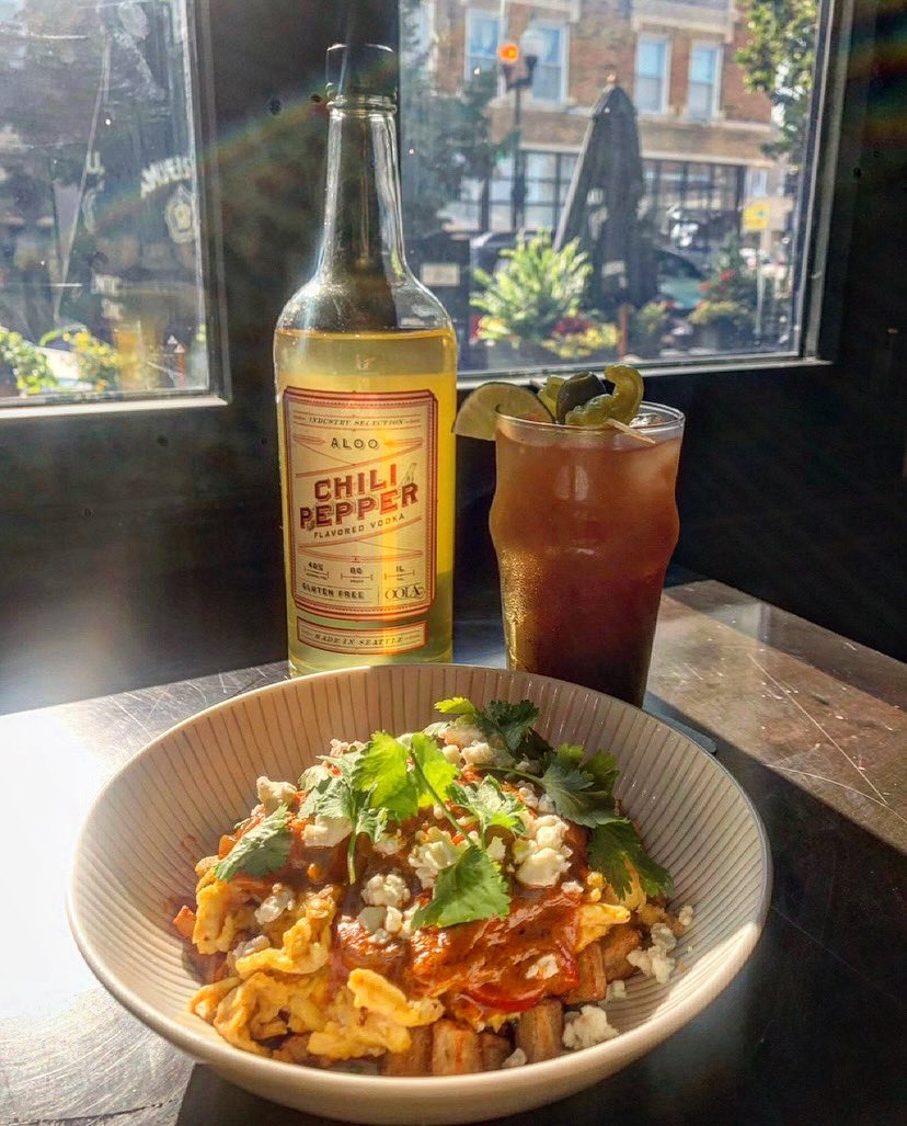 Make your Sunday Spicy! Try our Ruby Scramble and Chili Vodka Bloody! Bloody Marvelous Brunch, now served Saturday & Sunday, 8am-2pm. Check the 🔗 below for our full brunch menu 😋👀 greenpostpub.com/brunch.html #greenpostcafe #lincolnsquare #brunch #sundaybrunch #sundayfunday