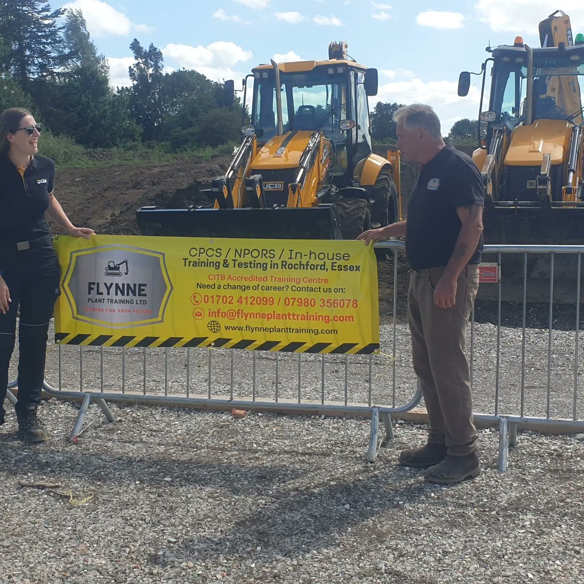 Great day yesterday on this servo 3cx and with the amazing Georgina Williams the face of jcb on Instagram go follow her <a href="/jcb/">Jacob Bijani</a> and thank you @FlynneTraining in Hornchurch Essex, for a great day  such a fantastic piece of kit with the servos. Will be looking at getting cards soon.