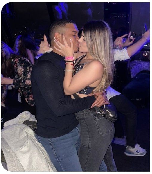 CarlArthurKing's tweet photo. Si piensa que su vida es dura, piénselo dos veces.
A Miguel Polo Polo, siendo HOMOSEXUAL, le toca tomarse fotos besando mujeres para que lo acepten en la ultraderecha homofóbica a la que él anhela pertenecer.
Das lástima Miguel.
Y mucha.
😓😓😓
@MiguelPoloP @MiguelPoloPolo2 https://t.co/fgqkpsWJBV