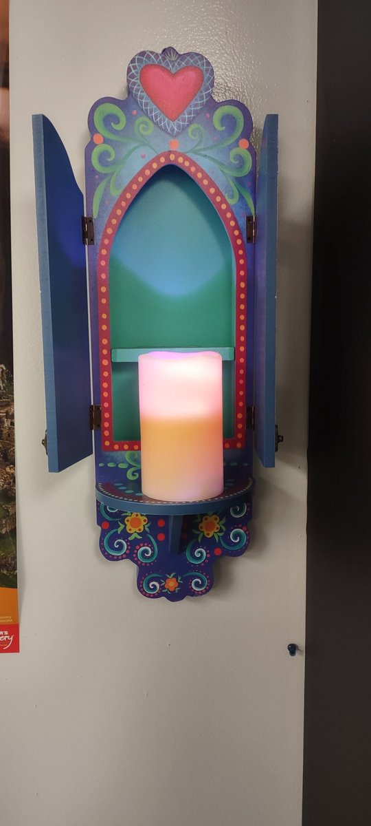 dmrich07's tweet photo. Please help me #clearthelist for my K-6 Spanish students and I, and make our Encanto even more magical. ¡Por favor! ¡Muchas gracias! https://t.co/lgcoAkT20X https://t.co/BdSjxiVILB
