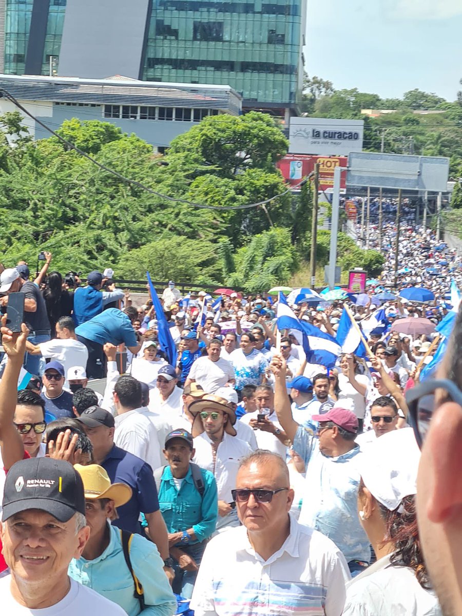 ¡Gracias Honduras! 

El Bloque de Oposición Ciudadana seguirá masivamente #LuchandoPorHonduras. 

#BOC