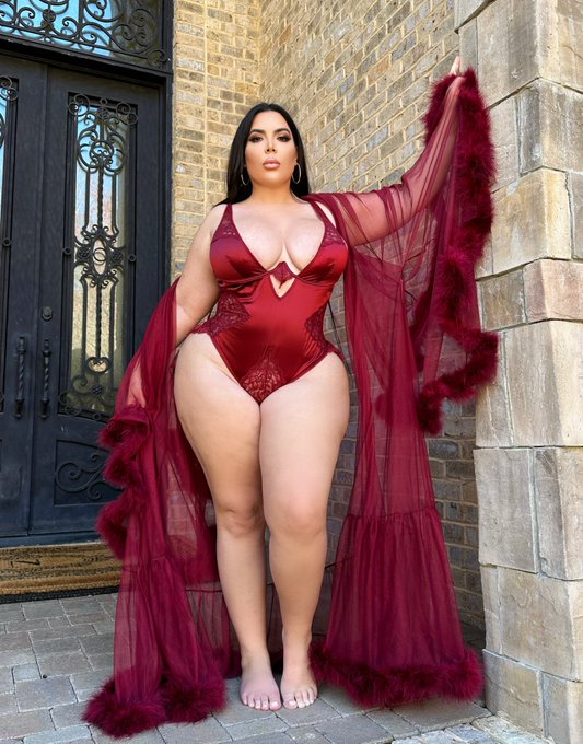 Happy Sunday babes ❤️😘 https://t.co/gVTgwWyUYW