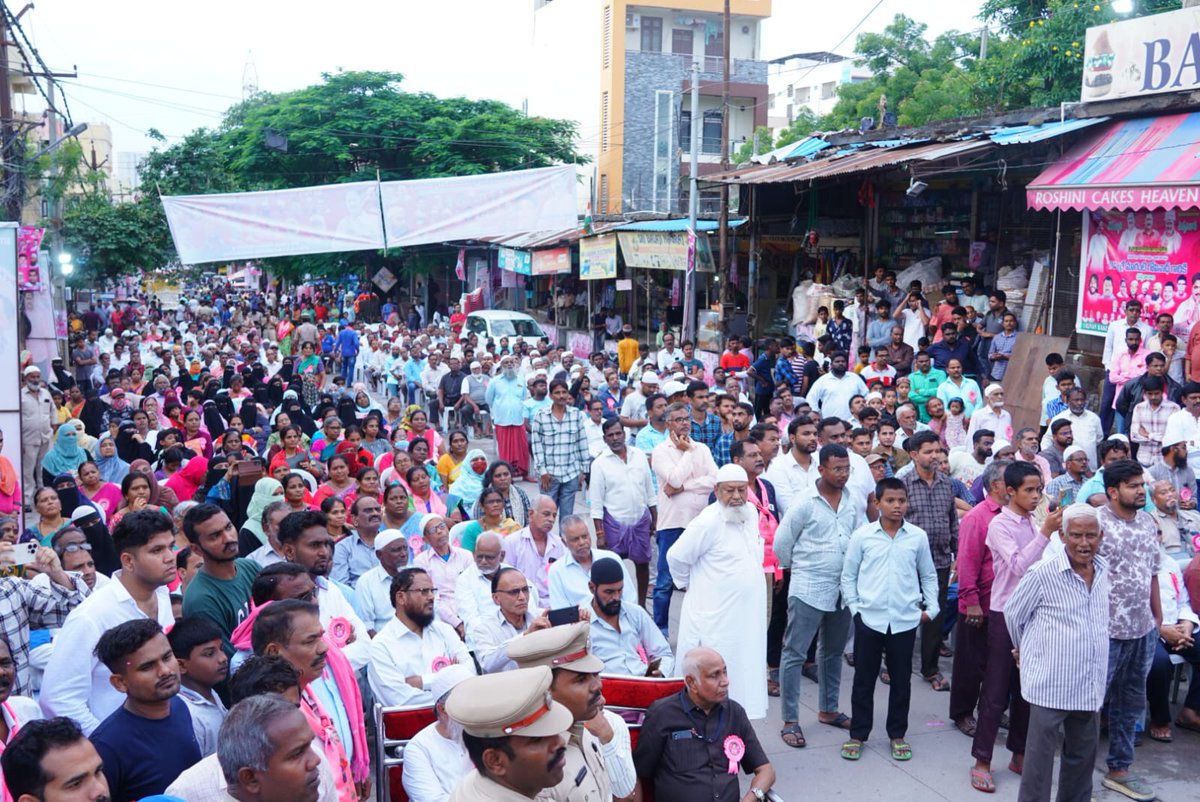 MGNMLA's tweet photo. జూబ్లీహిల్స్ నియోజకవర్గం బోరబండ డివిజన్ ఎన్ ఆర్ ఆర్ పురం కాలనీ వాసులకు ముఖ్యమంత్రి వర్యులు శ్రీ కేసీఆర్ గారు జి ఓ నెం 96 తో థర్డ్ పార్టీ రిజిస్ట్రేషన్ కు అవకాశం కల్పించినందుకు ఏర్పాటు చేసిన అభినందన సభ లో పాల్గొనడం జరిగింది. #cmotelangana #ktrbrs https://t.co/AWyBGZqWRH
