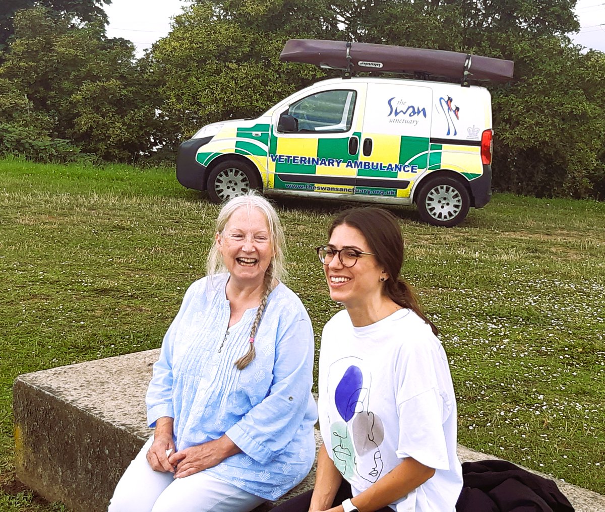 Lol Bodini (@lolbodini) on Twitter photo This is the amazing Gill (pictured on left @E17Wetlands with her regular assistant <a href="/ohheyjuliana/">Juliana Martinhago</a>). This woman doesn't get enough credit for her amazing commitment in rescuing/treating injured waterbirds across the capital. Please donate if u can: theswansanctuary.org.uk 🦢🦆💚 This is the amazing Gill (pictured on left @E17Wetlands with her regular assistant <a href="/ohheyjuliana/">Juliana Martinhago</a>). This woman doesn't get enough credit for her amazing commitment in rescuing/treating injured waterbirds across the capital. Please donate if u can: theswansanctuary.org.uk 🦢🦆💚
