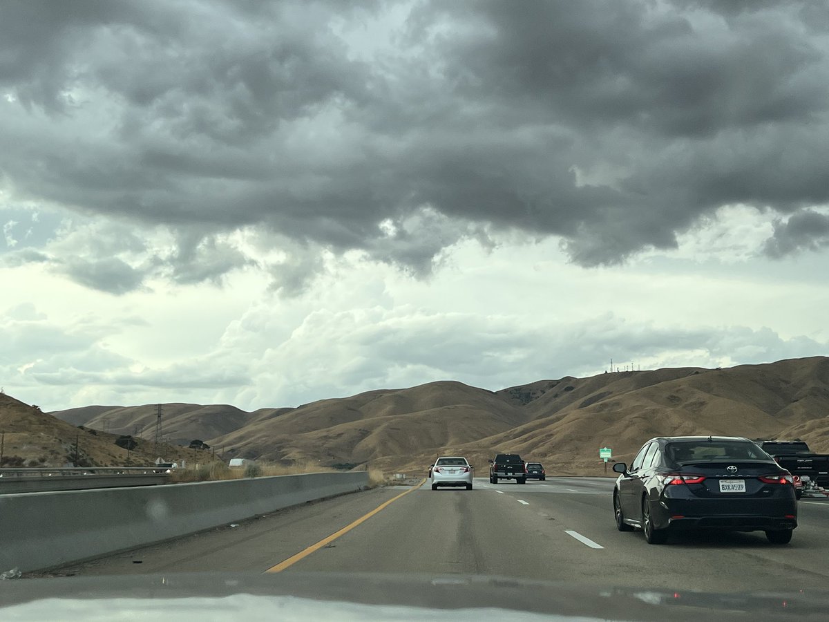 CamDouglasMS's tweet photo. Driving into interesting skies as we travel ahead of and away from #HurricaneHilary from Palm Springs to San Francisco #roadie #gettingoutoftown https://t.co/oB2stNhU2U