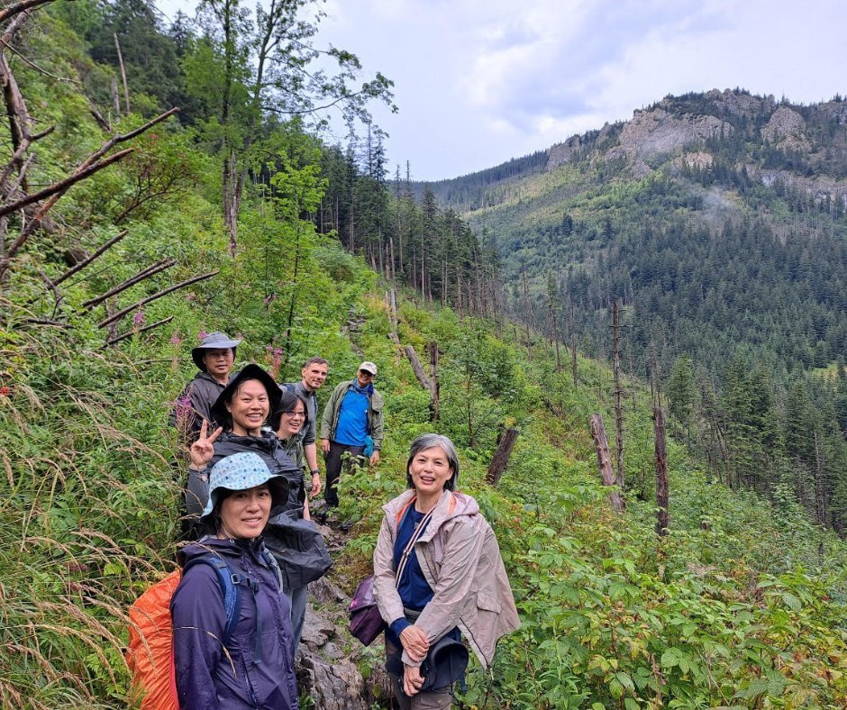 The Central-Eastern Europe Trail Systems Study Tour organized by the WTN’s Trails &amp; Knowledge Task Team has begun!🥾The group will be visiting seven countries to explore and discuss the characteristics of trails in the region.🌍
#WorldTrailsNetwork #hiking #bonvoyage