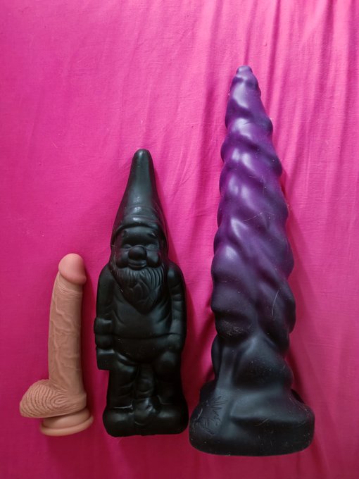 Changement de programme. &Eacute;tant seule chez moi et en pleine forme vu que j'ai pass&eacute; la journ&eacute;e &agrave; dormir<a href="/tag/bigdildos"class="tags"><span>#bigdildos</span></a><a href="/tag/analtraining"class="tags"><span>#analtraining</span></a><a href="/tag/hugedildo"class="tags"><span>#hugedildo</span></a><a href="/tag/ein"class="tags"><span>#ein</span></a><a href="/tag/nai"class="tags"><span>#nai</span></a>