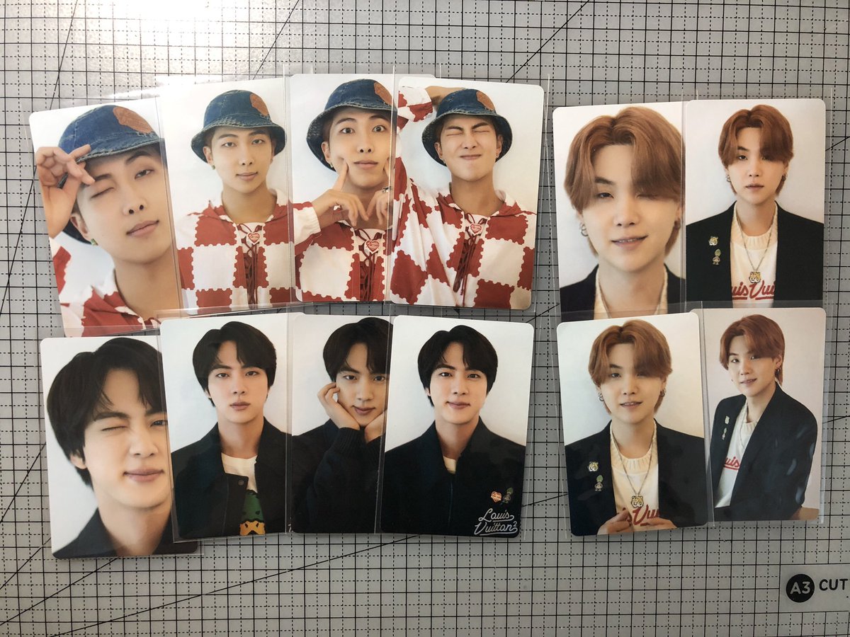 gomdol_30's tweet photo. 맵솔 일본 럽셀 달마중 미니포카 매직샵 방탄소년단 양도 RM 진 슈가 제이홉 지민 뷔 정국 남준 석진 윤기 호석 태형 호석 방탄 포카 디비디 포토카드 매직샵 방탄 양도 판매 bts 런 아이돌 V Jin Suga JK dvd 메모리즈 럽셀 온콘 소우주 머스터 스픽콘 디아이콘 포카

All(42ea) 2.0

👏준등기 +0.18 https://t.co/wjyTd7Z6AK