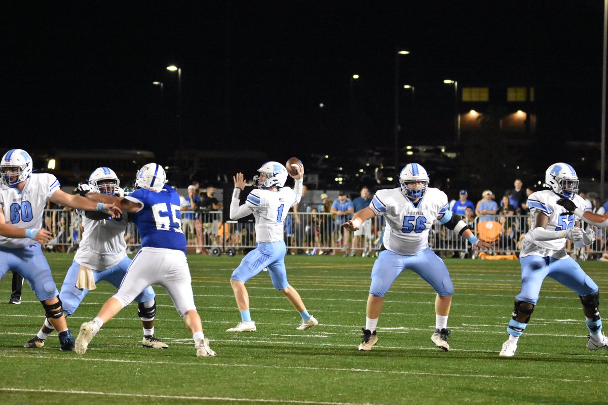 DallasPauldo's tweet photo. Dem Rocket Boys were giving the field the bizness!
Rockvale vs Nolensville (20-21)
FIRST FRIDAY NIGHT LIGHTS of the season
#yardsONyardsONyards #REFScalledaTDbackWHY #sidelineVIEW
@BrennanMayhew @GGardner_2025
@Rockvale_FB @RockvaleHS_Ath
📸 MsNat https://t.co/UsT1Dix0L5