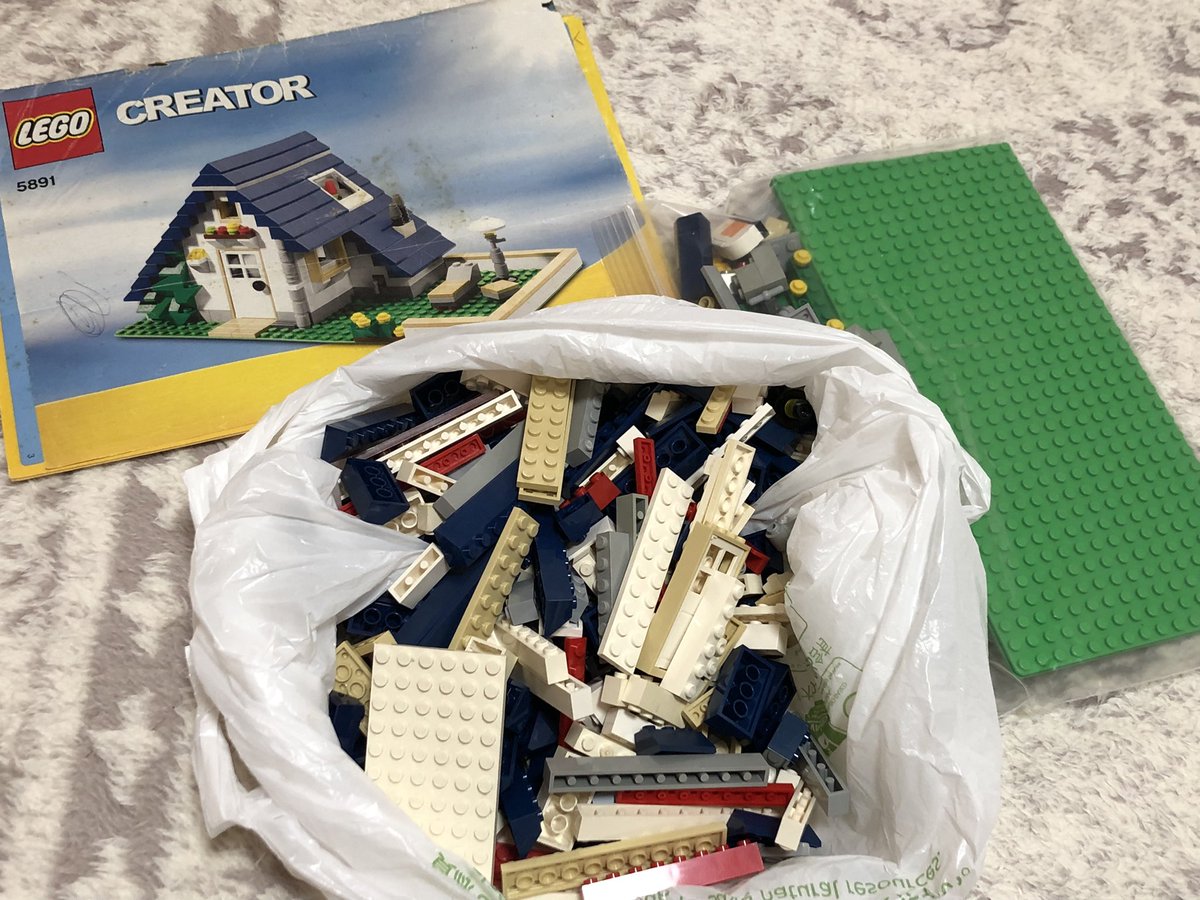 jun_lego2020's tweet photo. ■ #LEGO3101 ツリーハウス
■ #LEGO5891 マイホーム
■ #LEGO41094 ハートレイク ハーバーハウス(フレンズ)

中古で入手。
持ってるけどツリーハウスは大好物。
マイハウスはすでに多分5セット目？(^^)
フレンズは建物とカラーが好き。

早く組み立てたい。

#LEGO
#レゴ 
#こばやしとレゴ
#積みLEGO https://t.co/EGGJ49qt7N