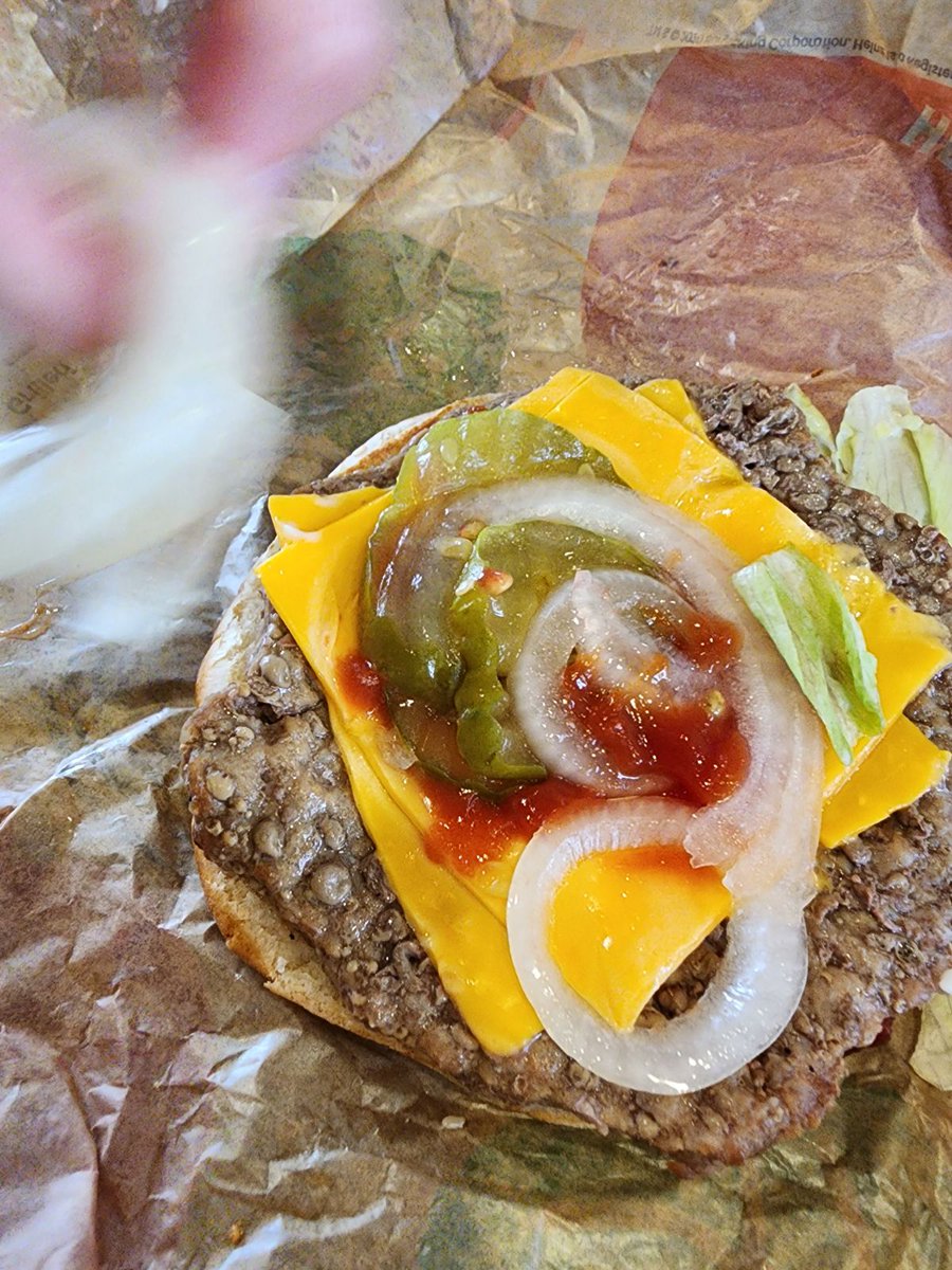 hdmoore3415's tweet photo. Haven't had @BurgerKing in awhile so we decided to do it for lunch today. Big mistake. Food was not prepared correctly, was not hot, and no one cared their @ccfreestyle machine has messed up my new @Vans - looks like @McDonalds is the way to go. https://t.co/RVrNtBkNOd