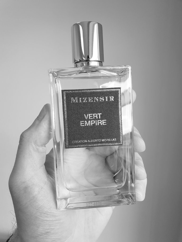 Nick | The Scented Gent (@thescentedgent) on Twitter photo I'm spending a relaxing Sunday with Vert Empire from <a href="/Mizensir/">Mizensir Genève</a>
An Alberto Morillas creation that is fresh, sparkling, mineralic and earthy. A gorgeous blend that makes for the perfect accompaniment to a spring/summer evening. I'll be making the most of this one during summer. I'm spending a relaxing Sunday with Vert Empire from <a href="/Mizensir/">Mizensir Genève</a>
An Alberto Morillas creation that is fresh, sparkling, mineralic and earthy. A gorgeous blend that makes for the perfect accompaniment to a spring/summer evening. I'll be making the most of this one during summer.