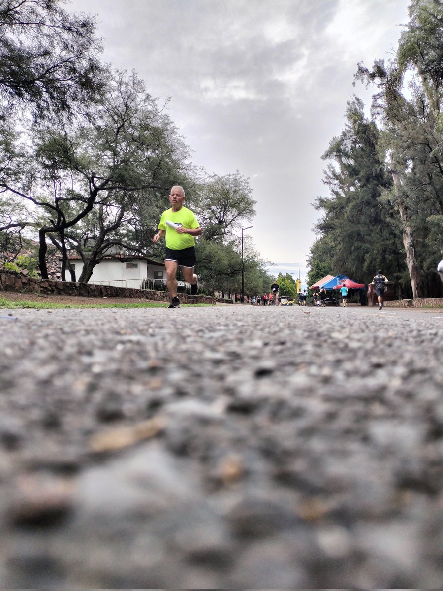 parkmetroleon's tweet photo. ¡Cada atleta 🏃‍♂️ dio su máximo esfuerzo!💪. ¡Felicidades a todos por su increíble rendimiento y compromiso! 🎉 #EsfuerzoYDedicación #PasiónEnLaPista 🌳🌱 https://t.co/rzVHtrnyZM